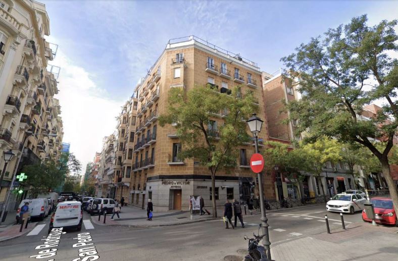 PISO CALLE GUZMÁN EL BUENO 17 - 960.000 €